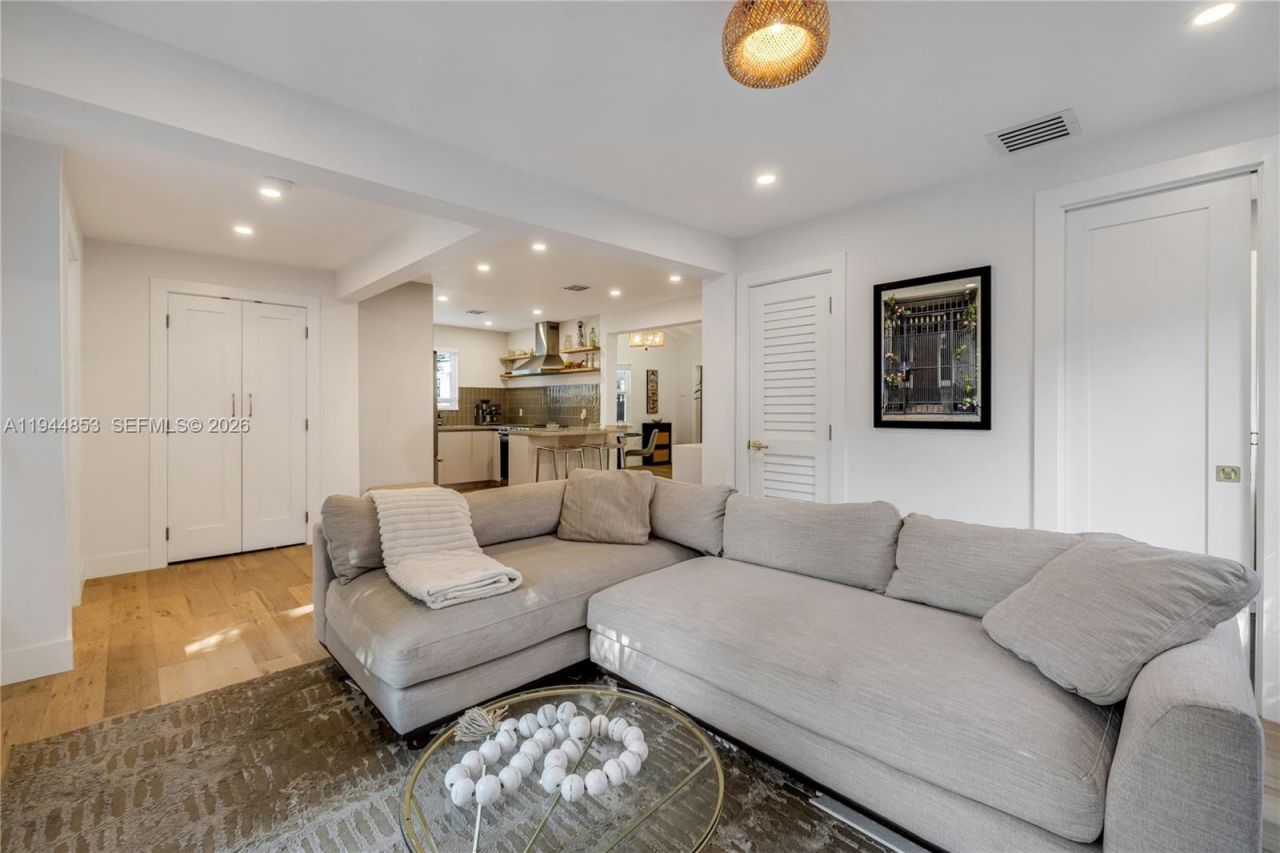 624 NE 71st St, Miami, FL 33138 Photo