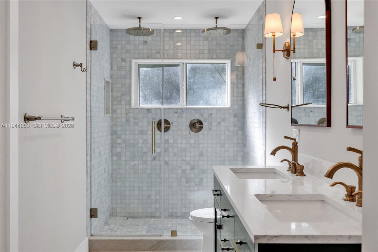 624 NE 71st St, Miami, FL 33138 Photo