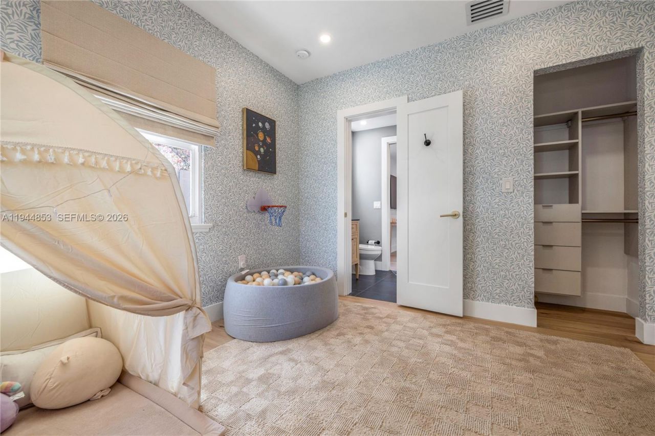 624 NE 71st St, Miami, FL 33138 Photo