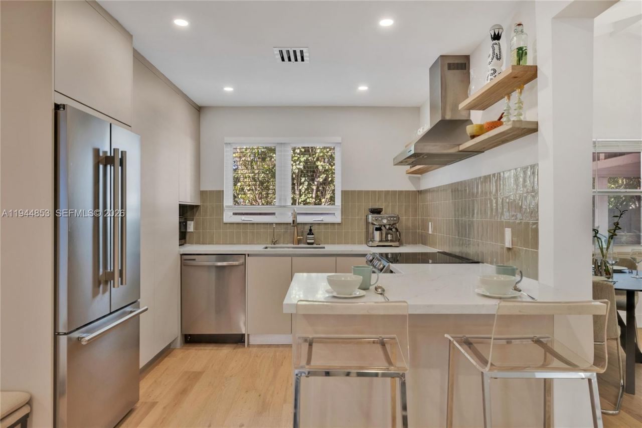 624 NE 71st St, Miami, FL 33138 Photo