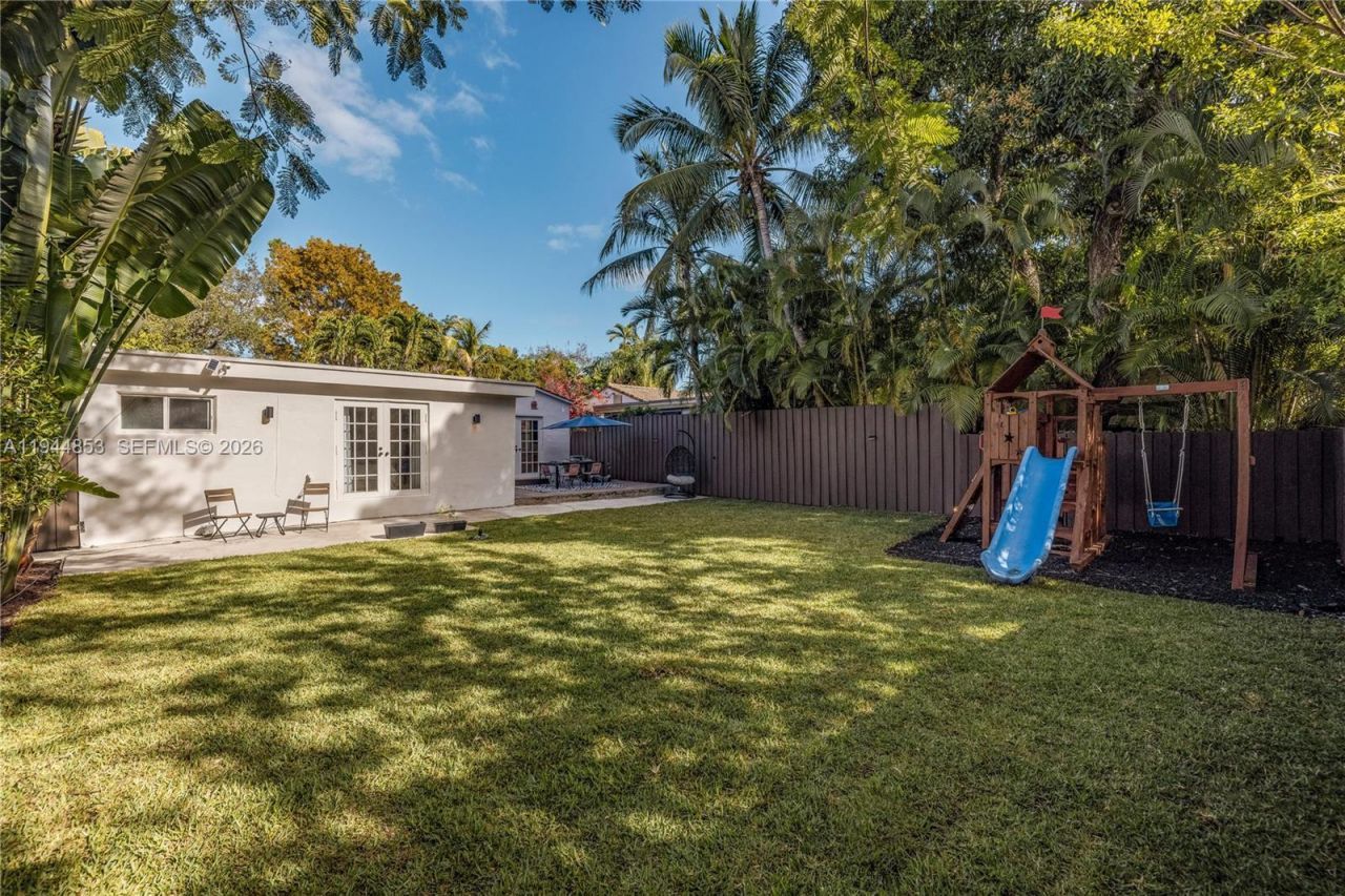 624 NE 71st St, Miami, FL 33138 Photo