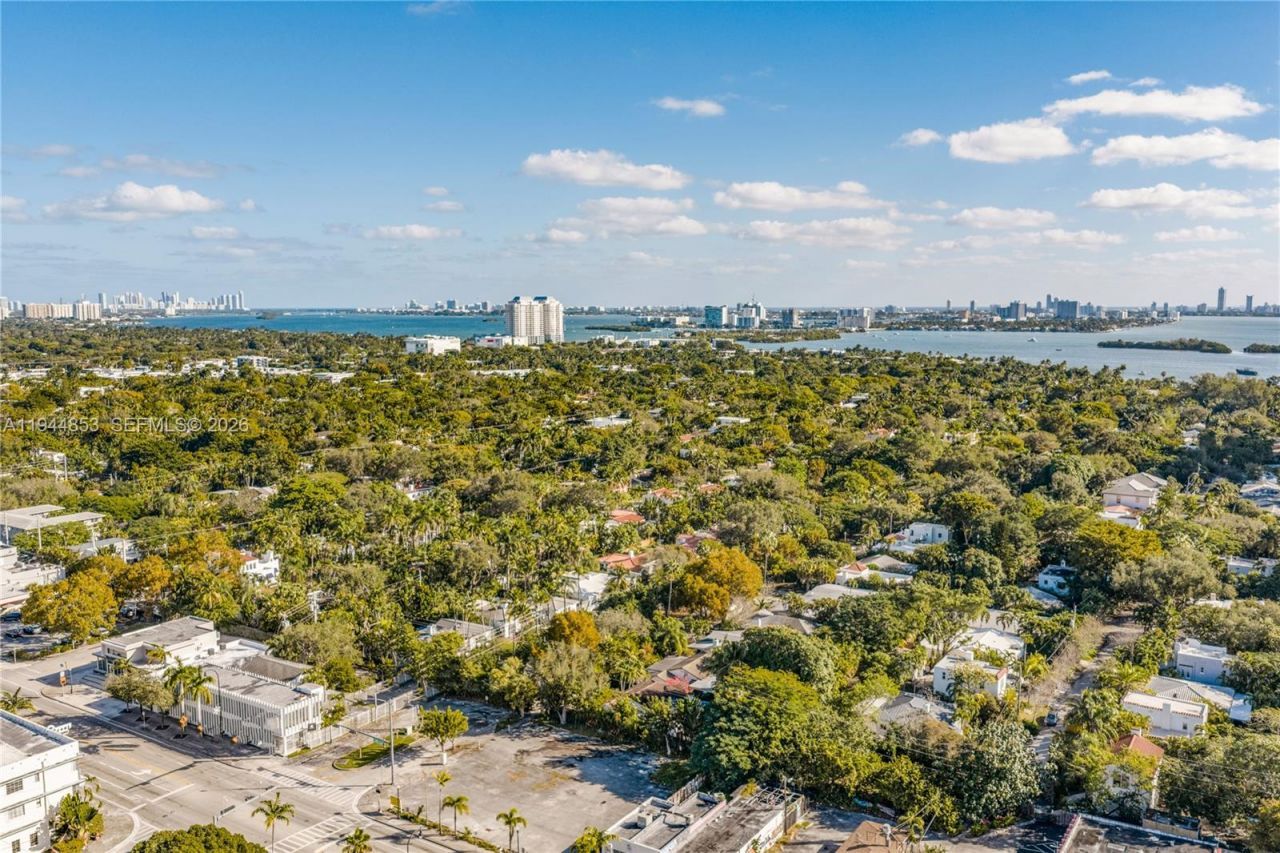 624 NE 71st St, Miami, FL 33138 Photo