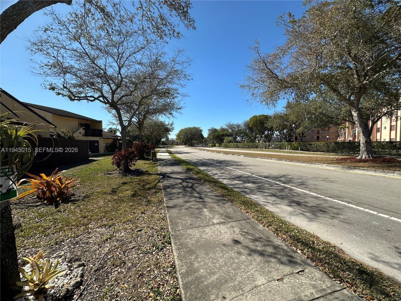 6601 SW 137th Ct, Unit 2B, Miami, FL 33183 Photo