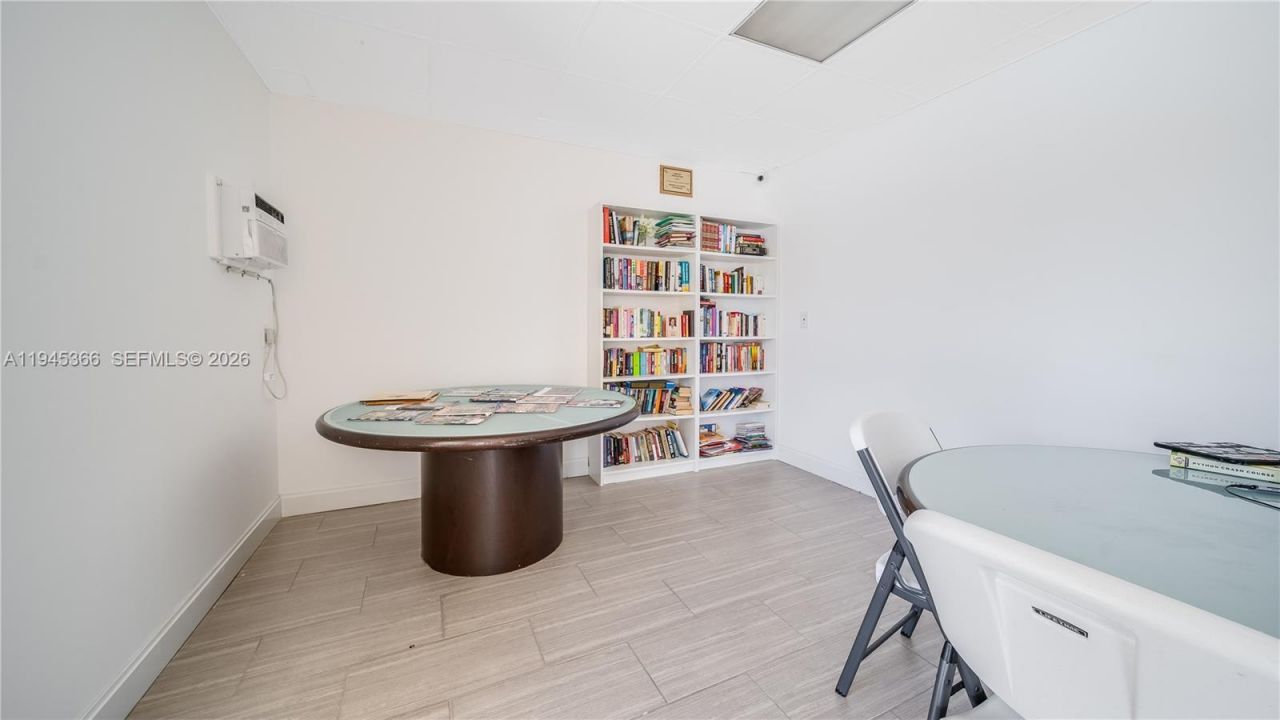 1825 S Ocean Dr , Unit 504, Hallandale Beach, FL 33009 Photo