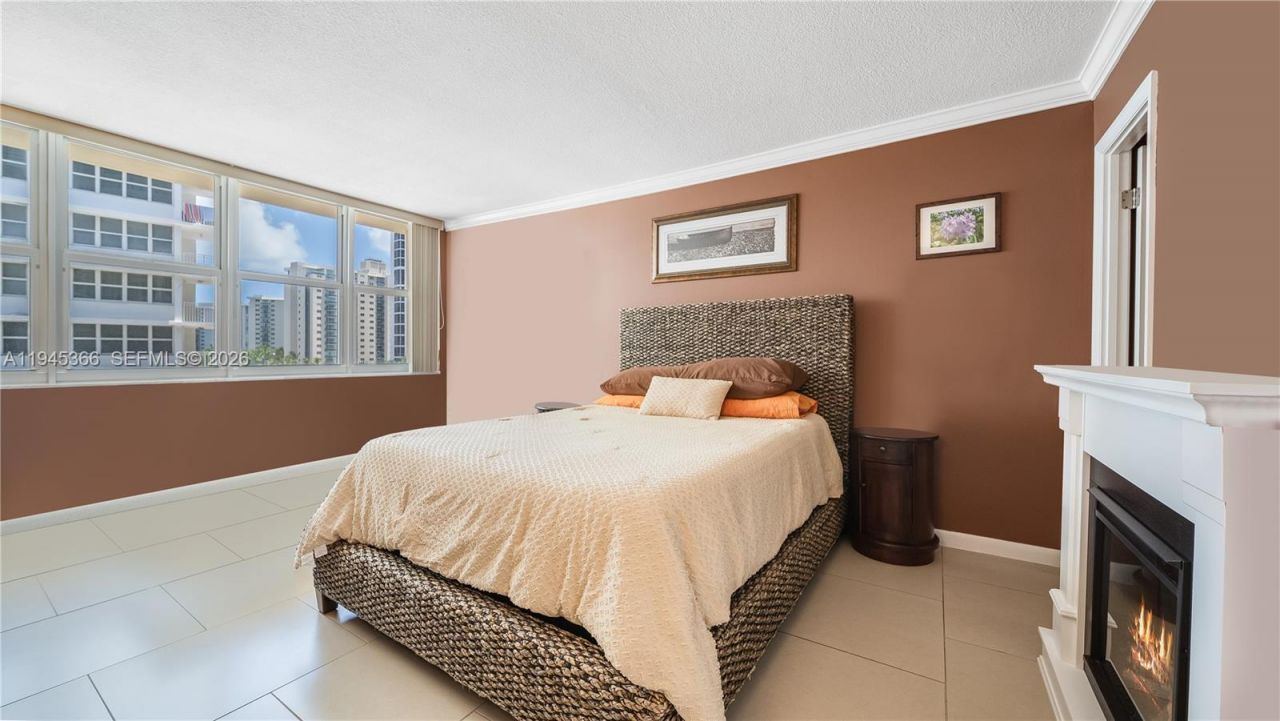 1825 S Ocean Dr , Unit 504, Hallandale Beach, FL 33009 Photo