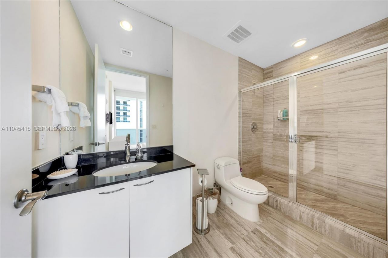 16001 Collins Ave, Unit 1502, Sunny Isles Beach, FL 33160 Photo