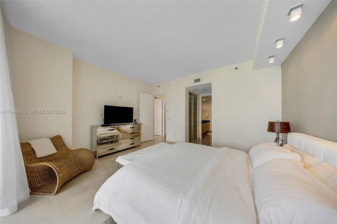 16001 Collins Ave, Unit 1502, Sunny Isles Beach, FL 33160 Photo