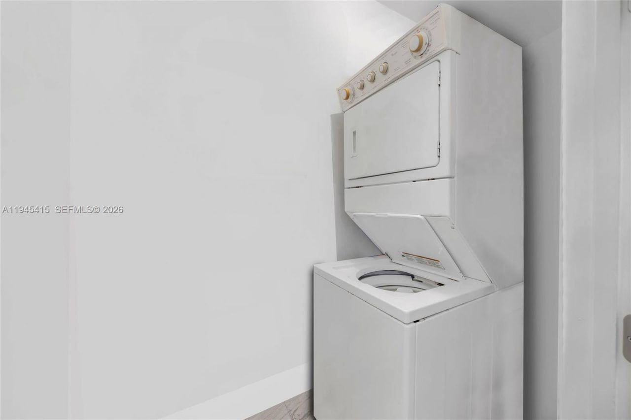 16001 Collins Ave, Unit 1502, Sunny Isles Beach, FL 33160 Photo