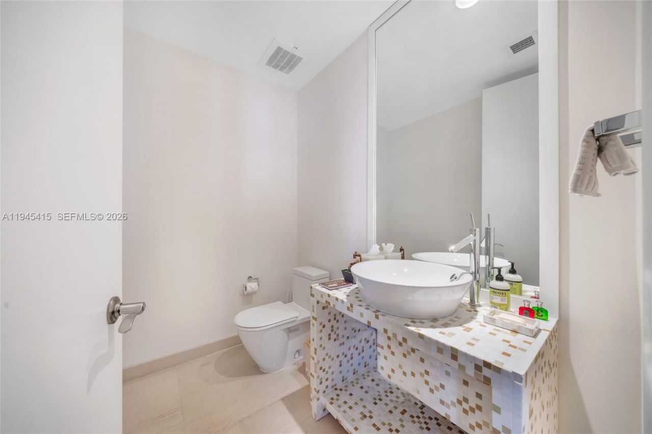 16001 Collins Ave, Unit 1502, Sunny Isles Beach, FL 33160 Photo