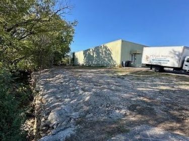 3232 S Jones Street, Fort Worth, TX 76110
