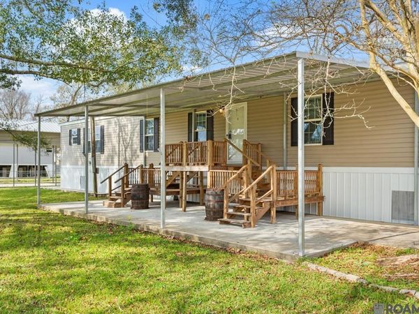 44422 Melancon St, Sorrento, LA 70778