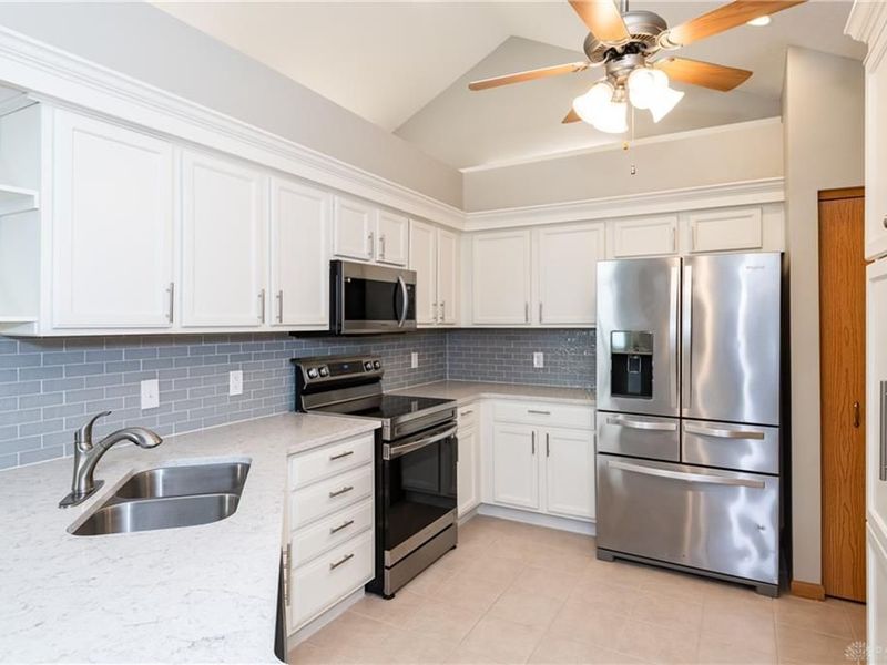 2133 Willow Run Circle, Mad River Township, OH 45323 Photo 3