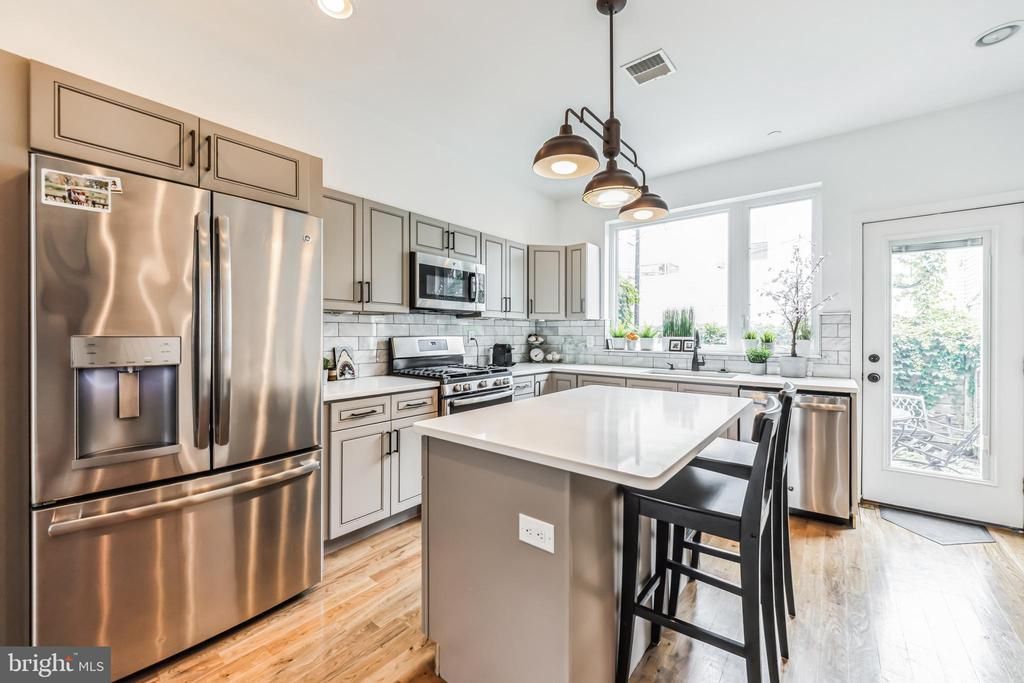 1943 Wilder Street, Philadelphia, PA 19146 Main Photo