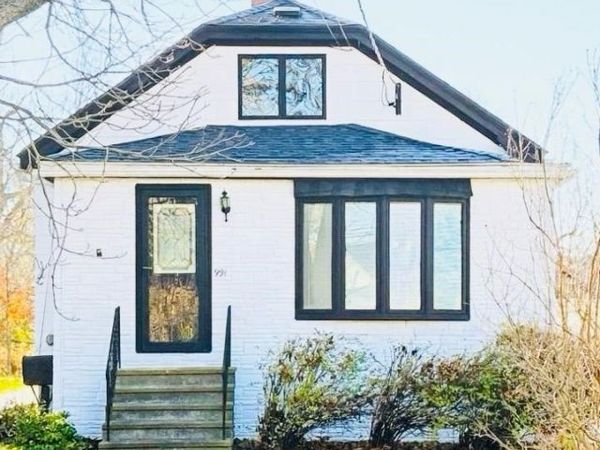 991 Mineral Springs Road, Buffalo, NY 14224