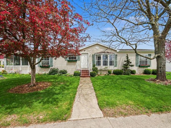 1330 Windridge Lane, Fremont, MI 49412