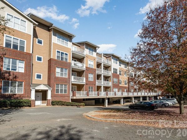 1000 E Woodlawn Road, Unit 201, Charlotte, NC 28209