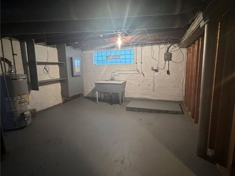 1476 Clermont Road, Cleveland, OH 44110 Photo 22