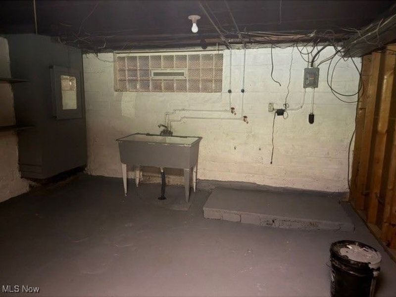 1476 Clermont Road, Cleveland, OH 44110 Photo 23