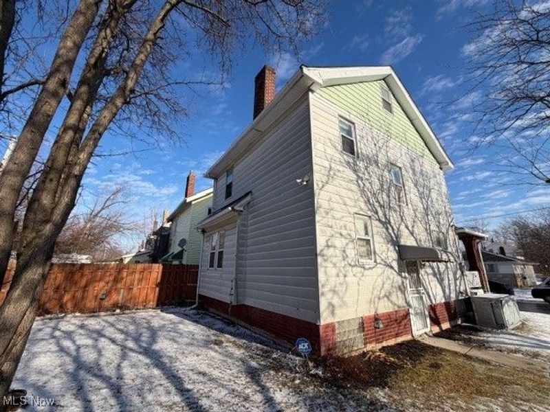 1476 Clermont Road, Cleveland, OH 44110 Photo 4