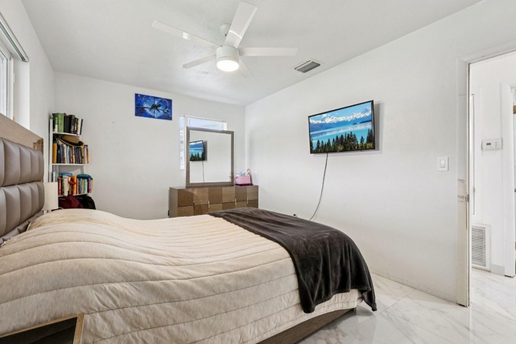 8700 NW 11th Street, Pembroke Pines, FL 33024 Photo