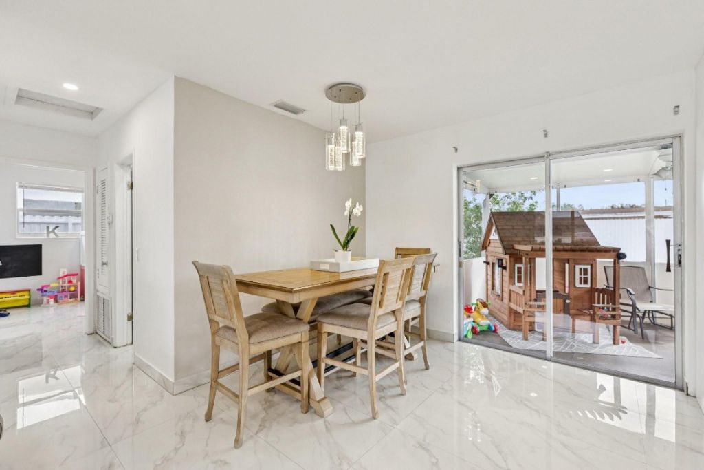 8700 NW 11th Street, Pembroke Pines, FL 33024 Photo