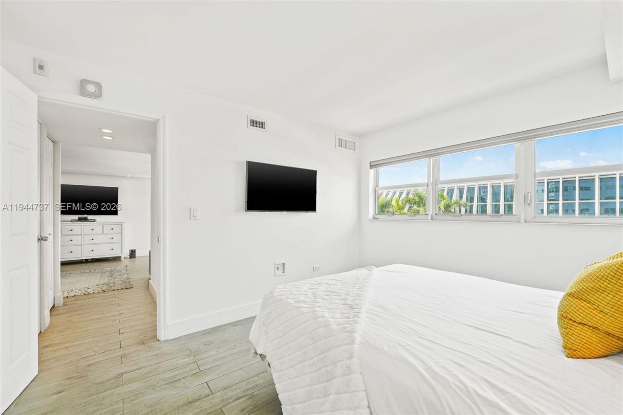 1881 Washington Ave, Unit 5H, Miami Beach, FL 33139 Photo