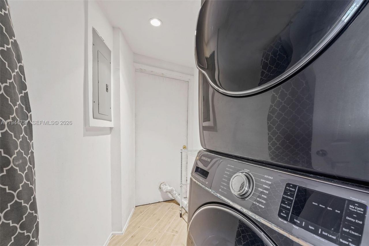 1881 Washington Ave, Unit 5H, Miami Beach, FL 33139 Photo