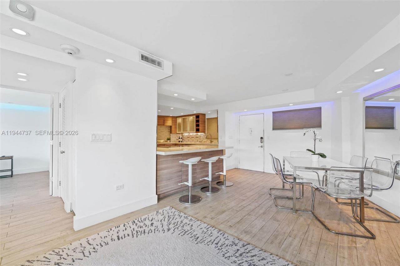 1881 Washington Ave, Unit 5H, Miami Beach, FL 33139 Photo