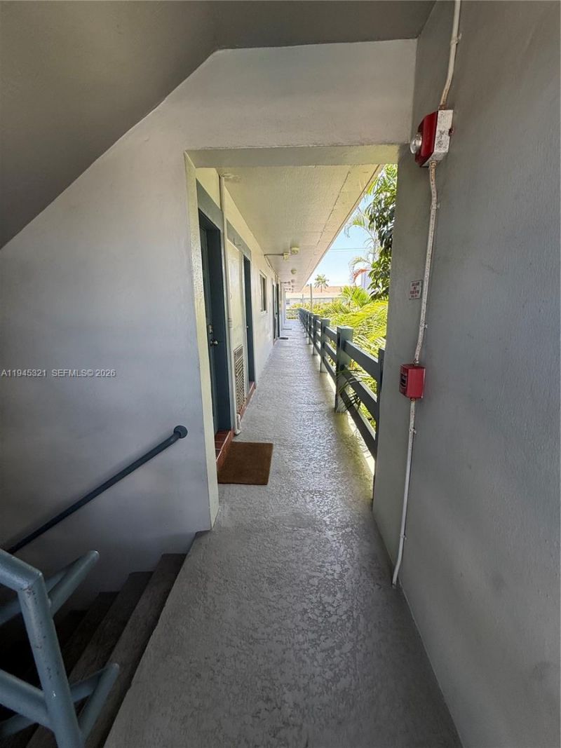 1535 SE 15th St, Unit 202, Fort Lauderdale, FL 33316 Photo