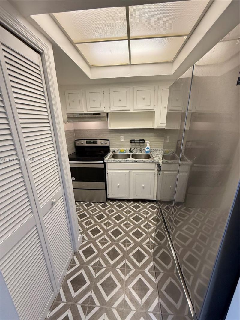 1535 SE 15th St, Unit 202, Fort Lauderdale, FL 33316 Photo