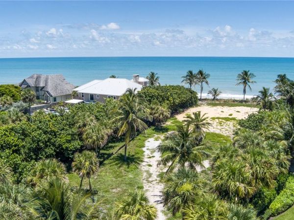 956 Surf Lane, Vero Beach, FL 32963