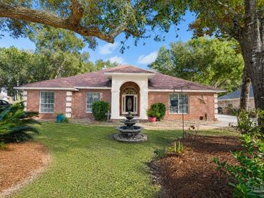10208 Grackle Ct, Pensacola, FL 32507