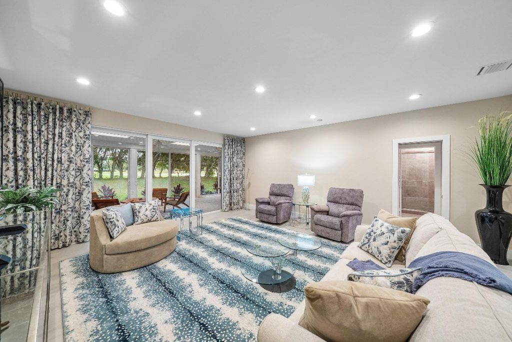 24 Oaks Lane, Boynton Beach, FL 33436 Photo