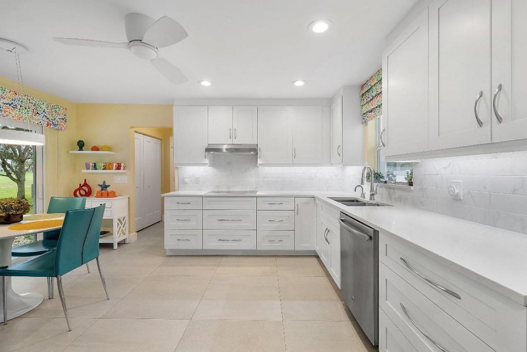 24 Oaks Lane, Boynton Beach, FL 33436 Photo