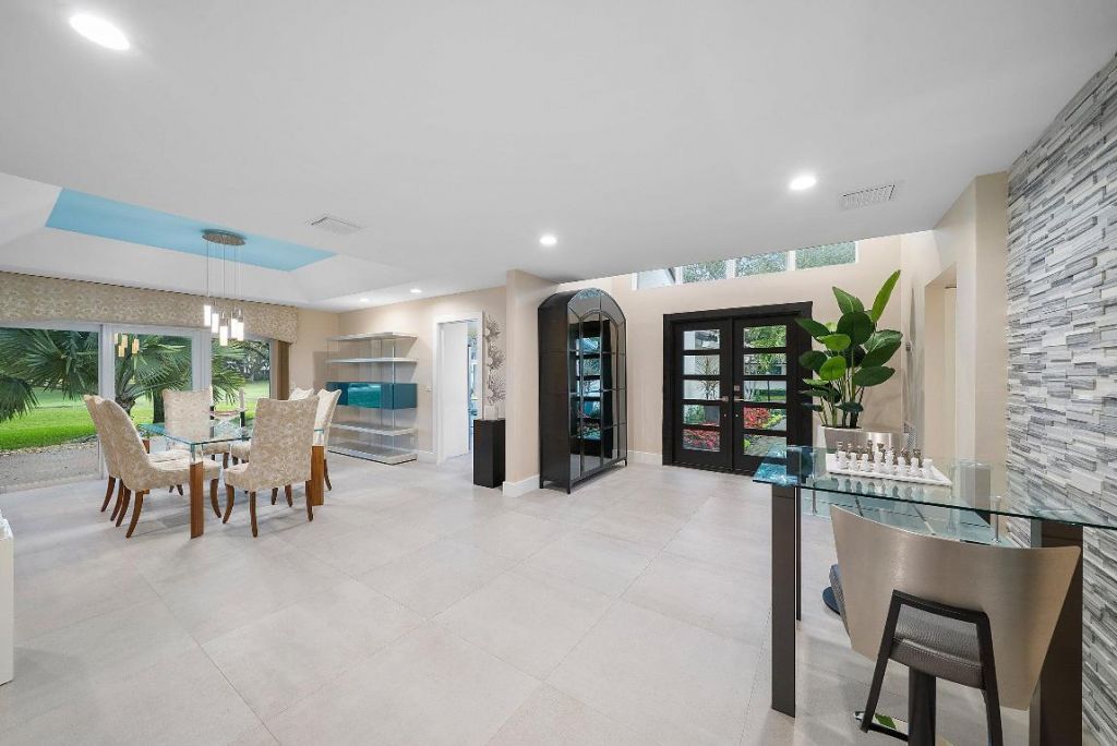 24 Oaks Lane, Boynton Beach, FL 33436 Photo