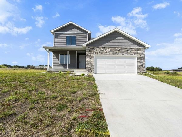 5744 Wall Street , Waterloo, IA 50701