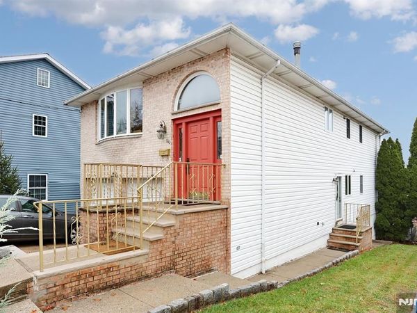 140 Prospect Street, Hasbrouck Heights, NJ 07604