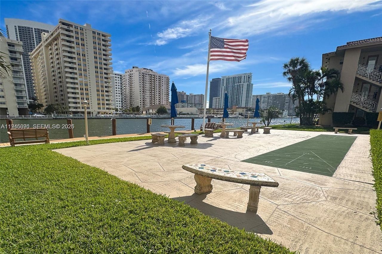 2600 Diana Dr , Unit 209, Hallandale Beach, FL 33009 Photo
