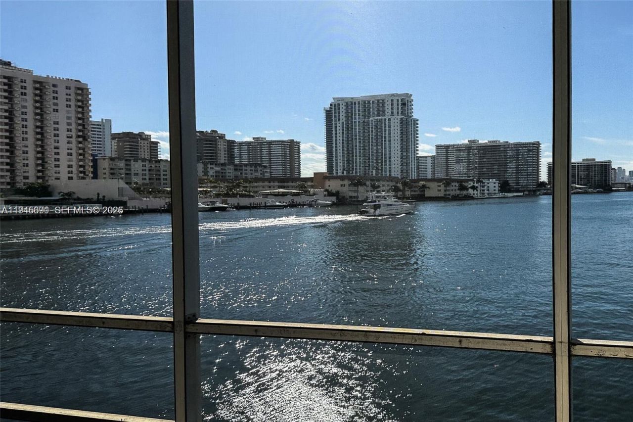 2600 Diana Dr , Unit 209, Hallandale Beach, FL 33009 Photo