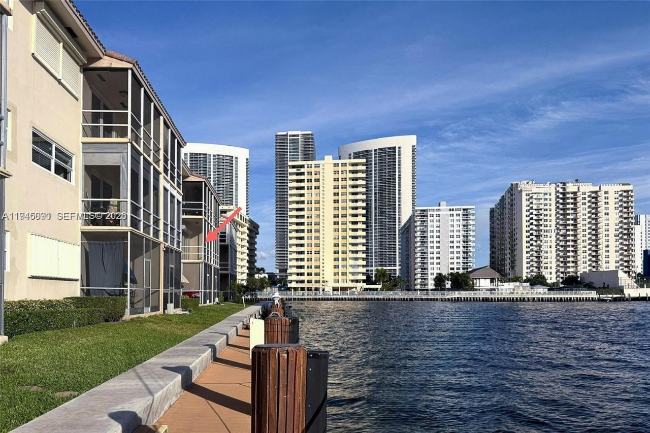 2600 Diana Dr , Unit 209, Hallandale Beach, FL 33009 Photo