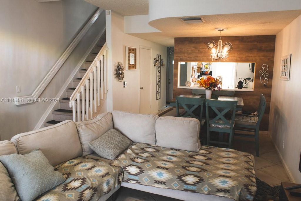 201 Mallory Ct, Weston, FL 33326 Photo