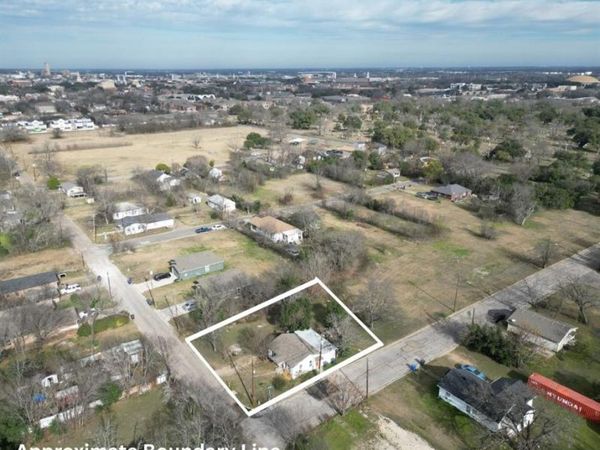 2524 S 9th Street, Waco, TX 76706