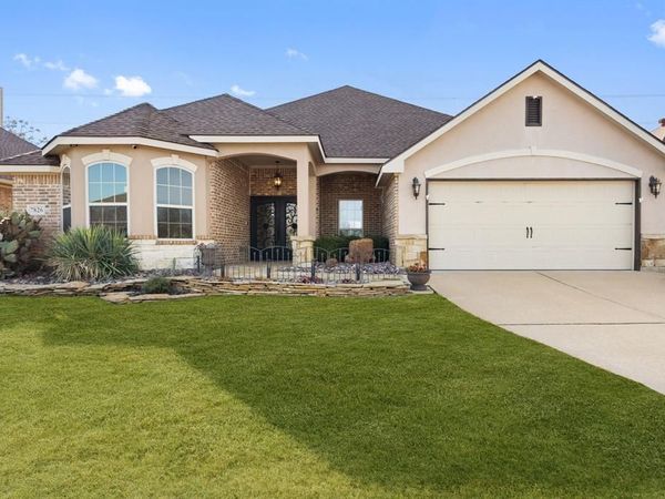7826 Black Willow Lane, Arlington, TX 76002