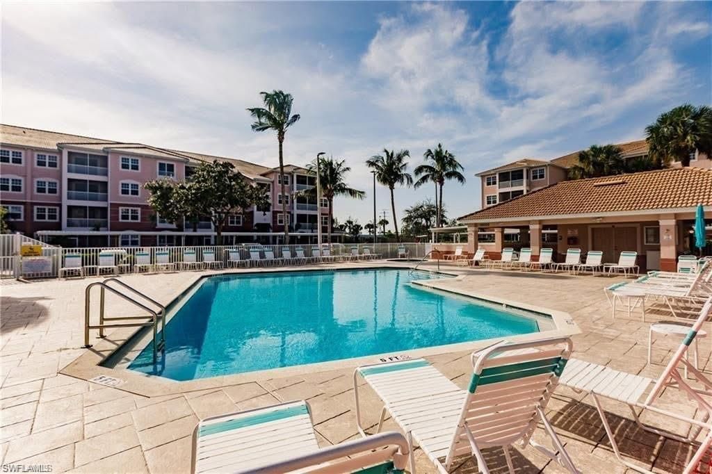 15901 Royal Pointe Ln, Unit 405, Fort Myers, FL 33908 Photo