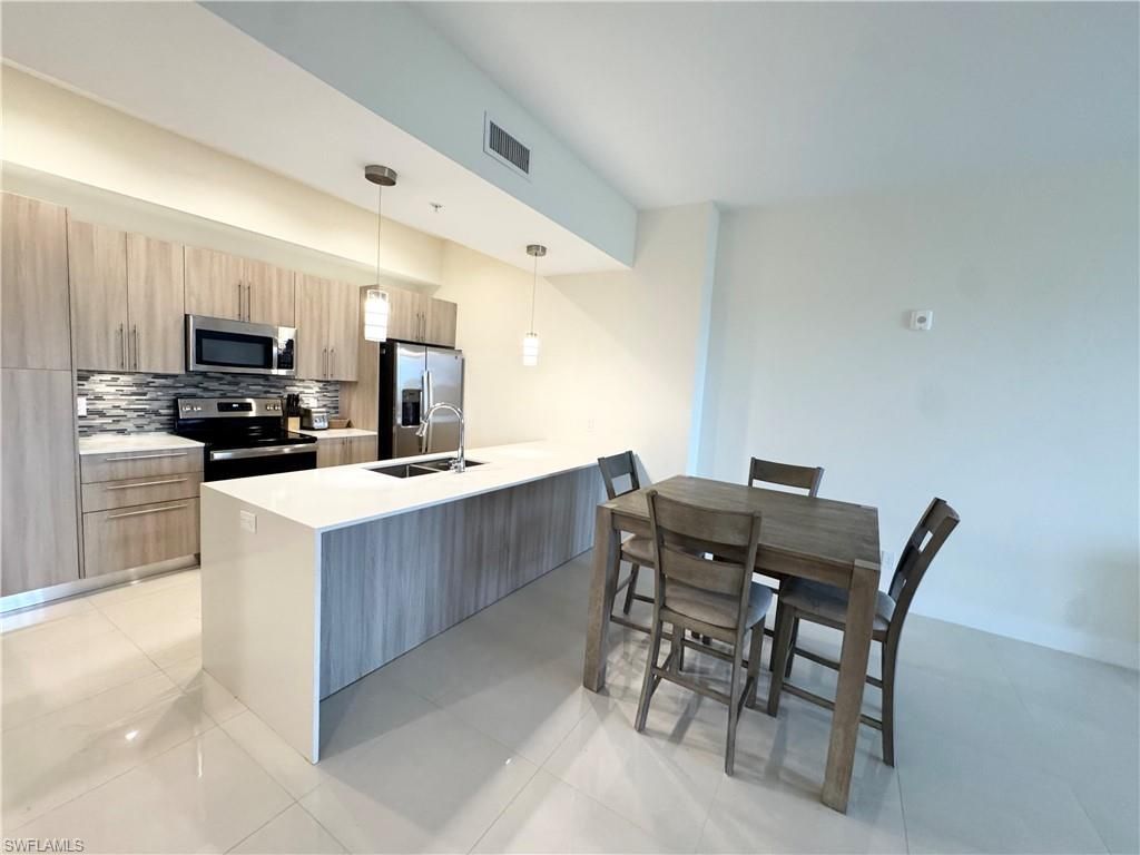 15901 Royal Pointe Ln, Unit 405, Fort Myers, FL 33908 Photo