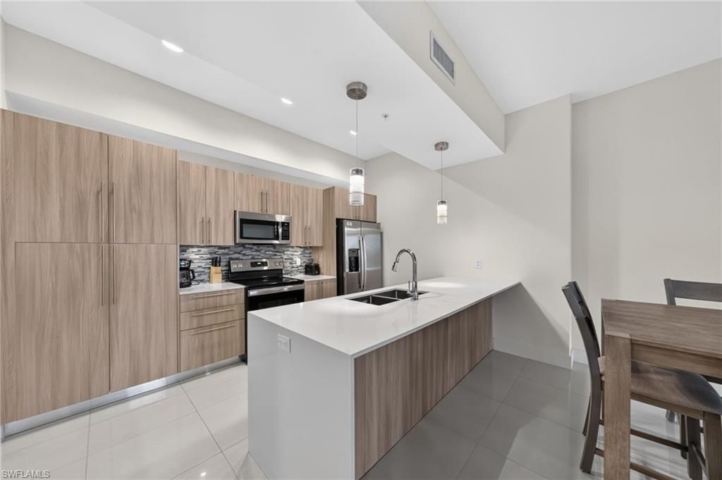 15901 Royal Pointe Ln, Unit 405, Fort Myers, FL 33908 Photo