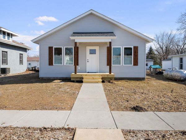 307 White Street, Mccausland, IA 52758