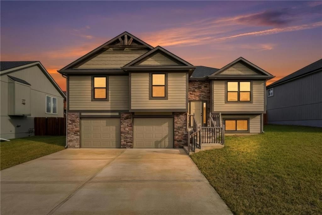 507 SW Meadowood Drive, Grain Valley, MO 64029 Main Photo