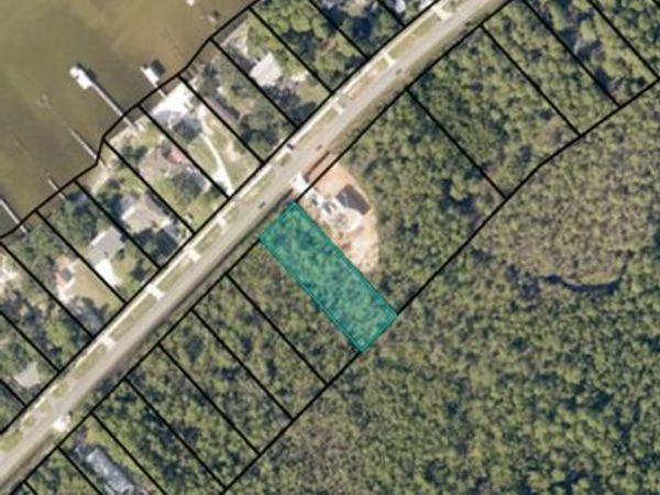000 E Bay Boulevard, Gulf Breeze, FL 32563