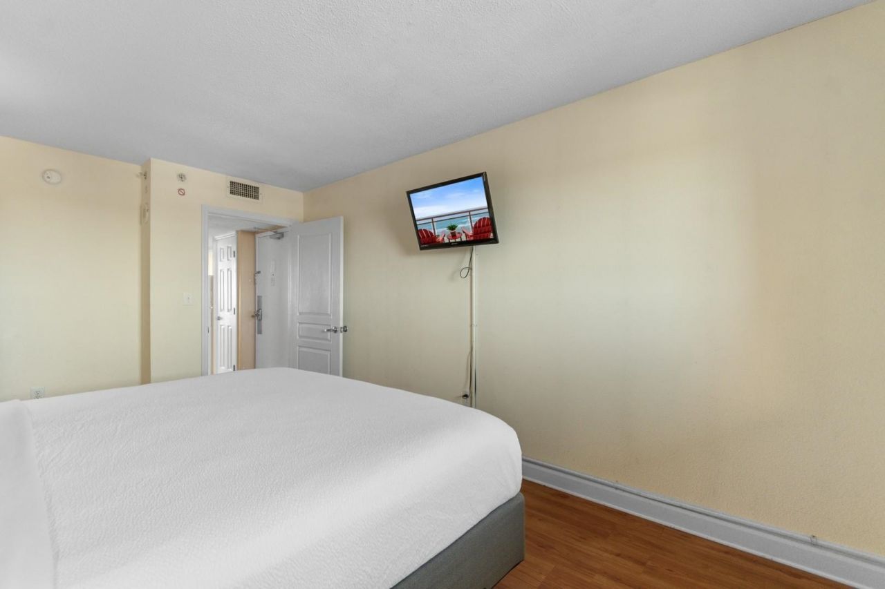 2701 S Ocean Blvd. Photo 17